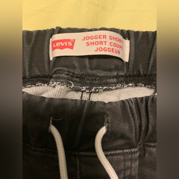 Black Levi’s boy shorts - Picture 4 of 5